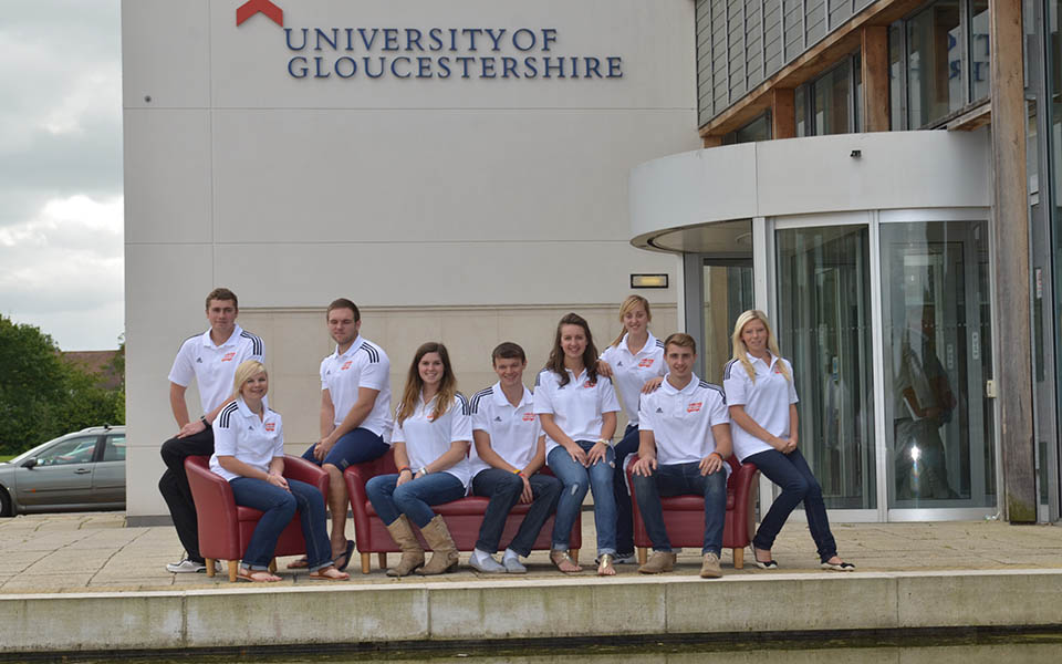 格鲁斯特郡大学